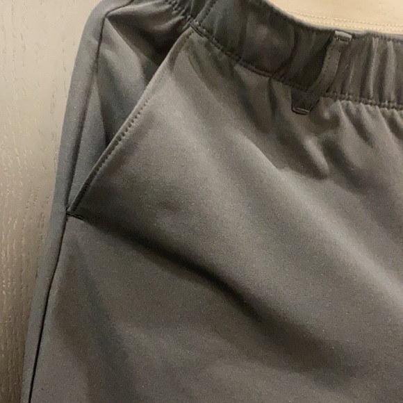 Under Armour Pants - Picture 3 of 4